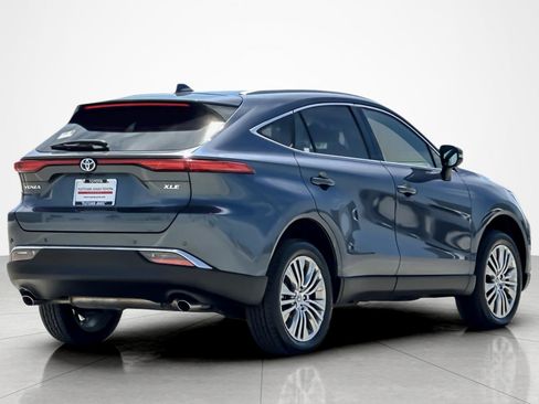 Used 2023 Toyota Venza XLE AWD/4WD image 5