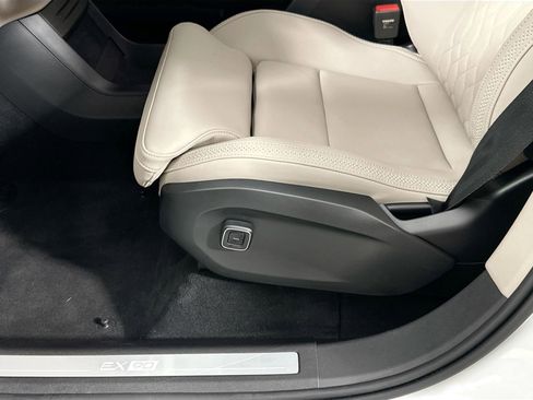 New 2025 Volvo EX90 Ultra w/ Protection Package Premier image 18