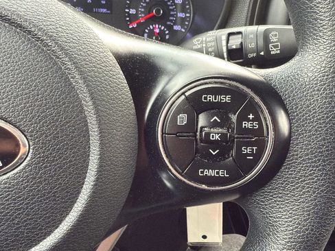 Used 2020 Kia Soul LX FWD image 11