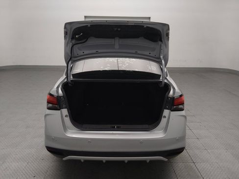 Used 2020 Nissan Versa SR FWD image 29