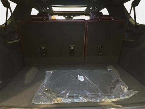 New 2026 Cadillac Escalade ESV Luxury w/ LPO, Radiant Package image 28