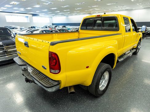 Used 2006 Ford F350 Lariat AWD/4WD image 6