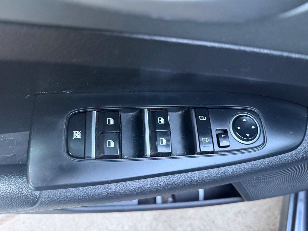 Used 2021 Kia Forte LXS FWD image 12