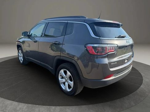 Used 2019 Jeep Compass Latitude w/ Cold Weather Group AWD/4WD image 4