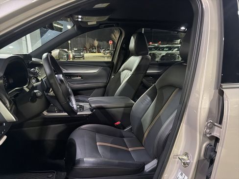 Used 2025 MAZDA CX-90 3.3 Turbo w/ Premium Plus Pkg image 9