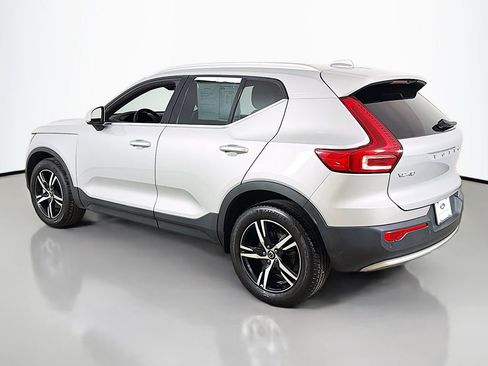 Used 2025 Volvo XC40 B5 Core AWD/4WD image 9