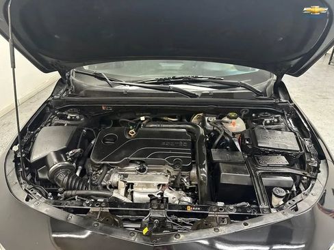 Used 2021 Chevrolet Malibu LT FWD image 34