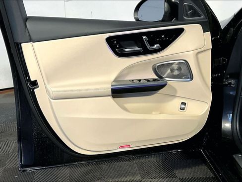 New 2026 Mercedes-Benz C 300 4MATIC Sedan image 11