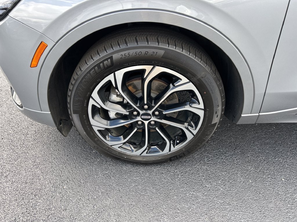 Used 2025 Lincoln Nautilus Reserve AWD/4WD image 10