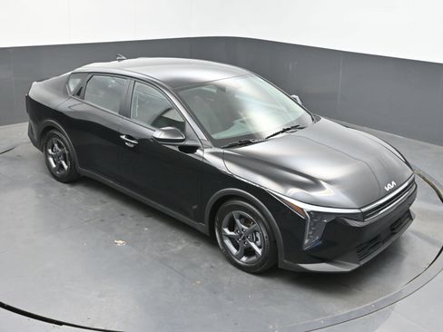 Used 2025 Kia K4 FWD image 32