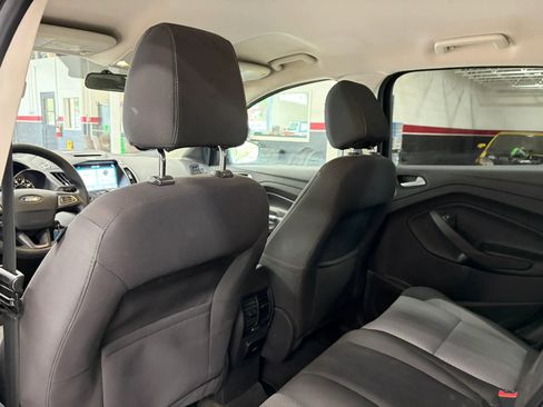 Used 2017 Ford Escape SE w/ Equipment Group 201A AWD/4WD image 23