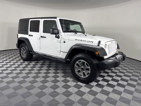 Used 2014 Jeep Wrangler Unlimited Rubicon w/ Max Tow Package image 9