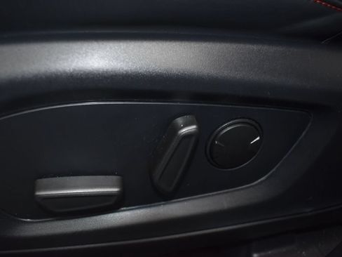 Used 2025 Ford Explorer ST-Line w/ ST-Line Street Pack AWD/4WD image 17