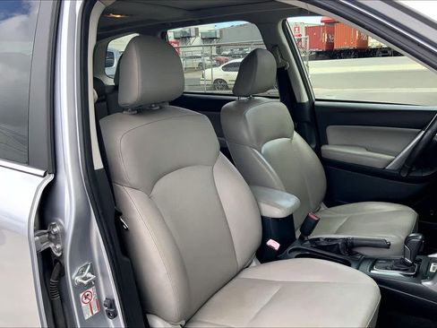 Used 2015 Subaru Forester 2.5i Touring w/ Popular Package #1 AWD/4WD image 13