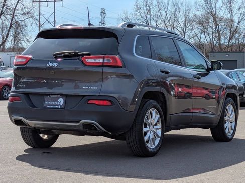 Used 2017 Jeep Cherokee Limited image 11
