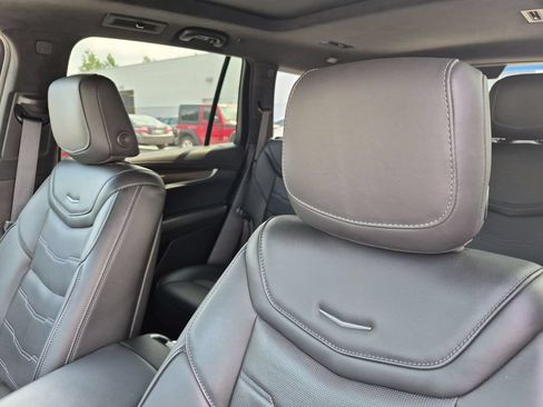 Used 2024 Cadillac XT6 Sport w/ Platinum Package AWD/4WD image 14