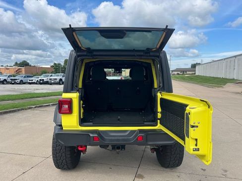 Used 2024 Jeep Wrangler Unlimited Rubicon AWD/4WD image 9