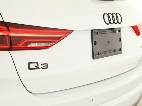 Certified 2023 Audi Q3 2.0T Premium w/ Convenience Package AWD/4WD image 36