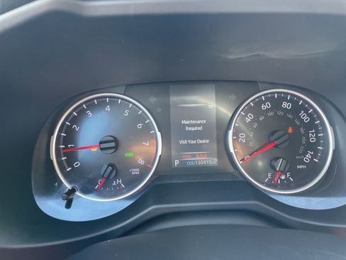 Used 2021 Toyota RAV4 XLE AWD/4WD image 17