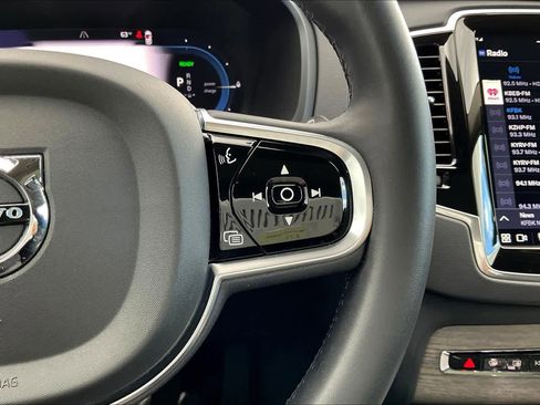 Used 2023 Volvo XC90 T8 Ultimate w/ Lounge Package image 22