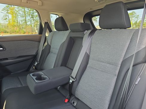 Used 2022 Nissan Rogue SV image 14