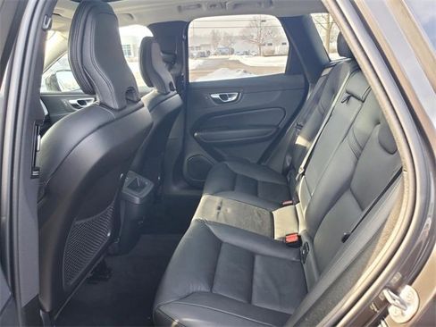 Certified 2025 Volvo XC60 B5 Plus image 28
