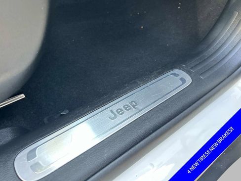 Certified 2021 Jeep Cherokee Limited w/ Elite Package image 19