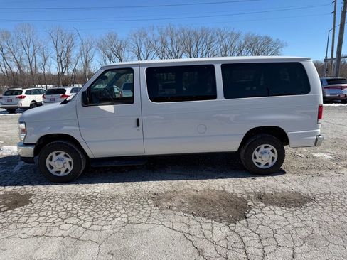 Used 2013 Ford E-350 and Econoline 350 XLT image 6