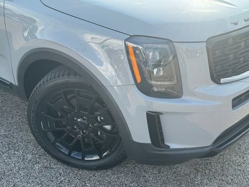 Used 2021 Kia Telluride EX w/ EX Premium Package AWD/4WD image 3