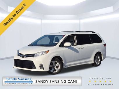 Used 2018 Toyota Sienna LE w/ Carpet Mat Package