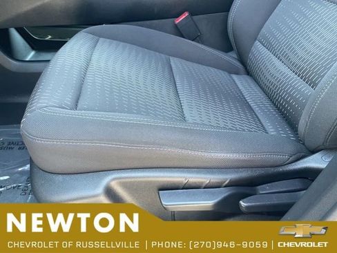 Used 2025 Chevrolet Equinox LT w/ Safety and Technology Package FWD image 6