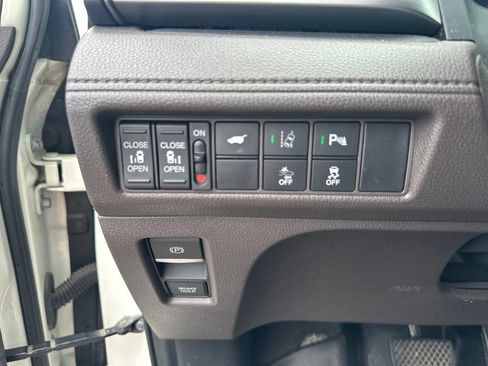 Used 2018 Honda Odyssey Touring image 20