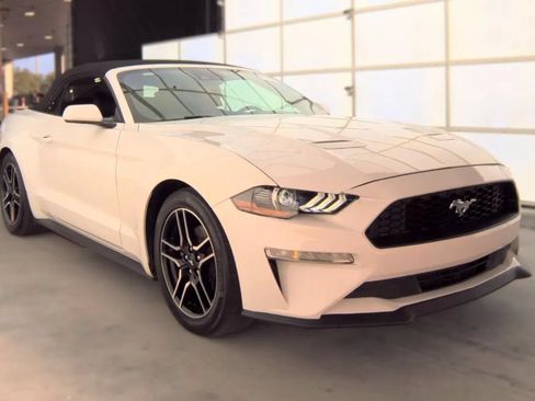 Used 2022 Ford Mustang Premium RWD image 4