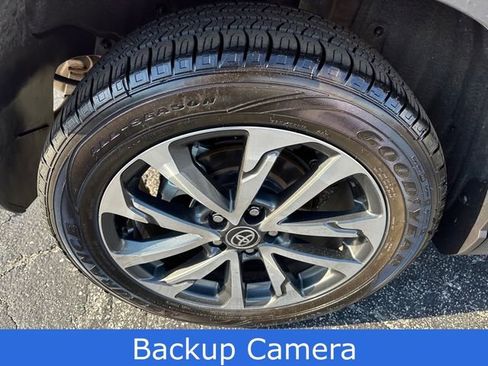 Used 2023 Toyota Corolla Cross XLE image 14