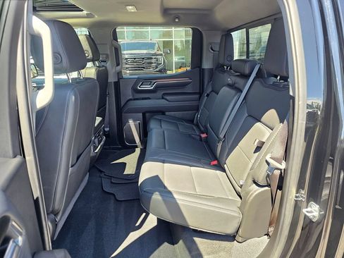 Used 2024 GMC Sierra 1500 Denali w/ Denali Reserve Package AWD/4WD image 17