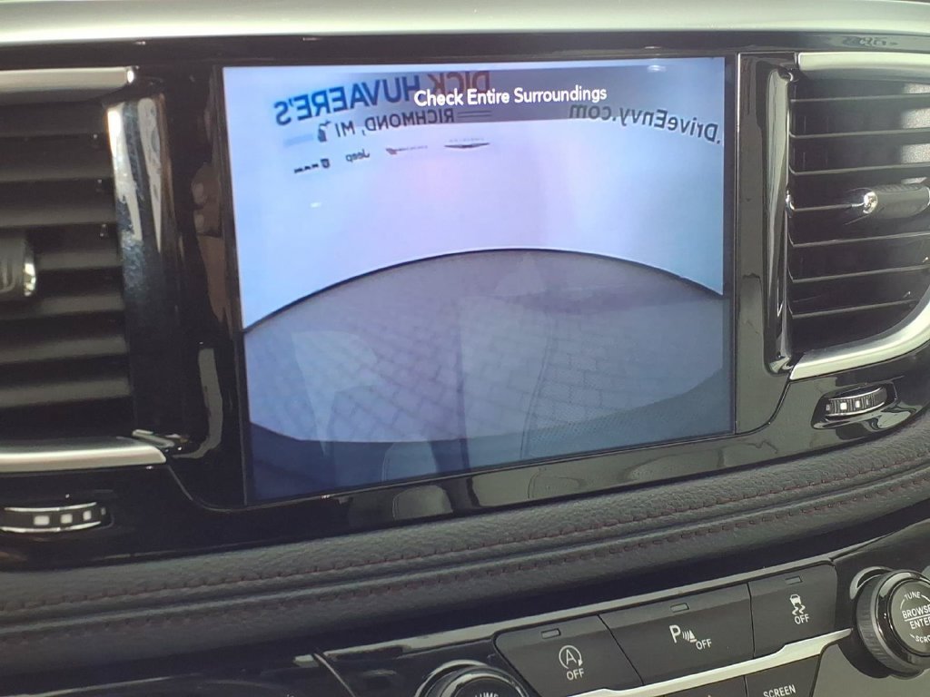 Used 2020 Chrysler Pacifica Limited FWD image 27