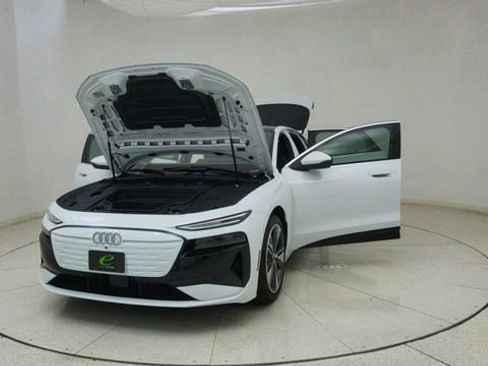 Used 2025 Audi A6 e-tron Premium w/ Convenience Package image 70