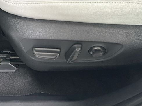 Used 2025 Toyota Grand Highlander AWD Hybrid image 13