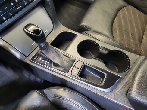 Used 2015 Hyundai Sonata Sport w/ Option Group 04 FWD image 26