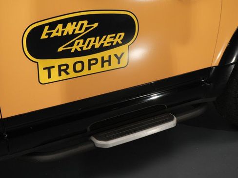 Used 2023 Land Rover Defender 90 X-Dynamic SE AWD/4WD image 26