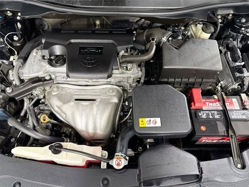 Used 2017 Toyota Camry SE FWD image 33