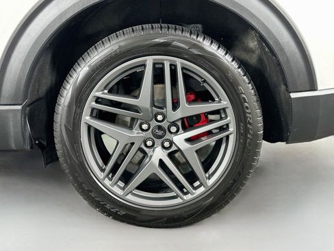 Used 2025 Ford Explorer ST AWD/4WD image 32