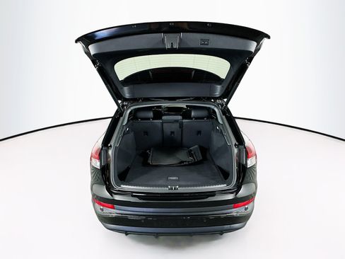 Used 2023 Audi Q4 e-tron Prestige AWD/4WD image 30
