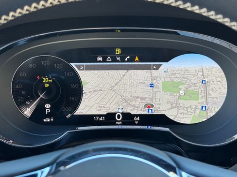 Used 2022 Bentley Bentayga AWD/4WD image 21
