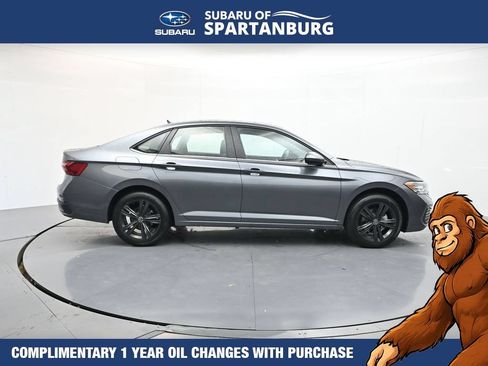 Used 2023 Volkswagen Jetta SE FWD image 9