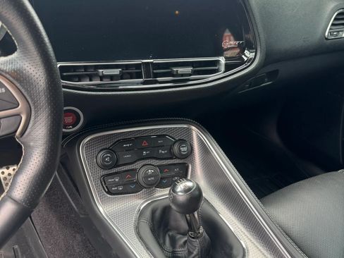 Used 2016 Dodge Challenger SRT Hellcat RWD image 13