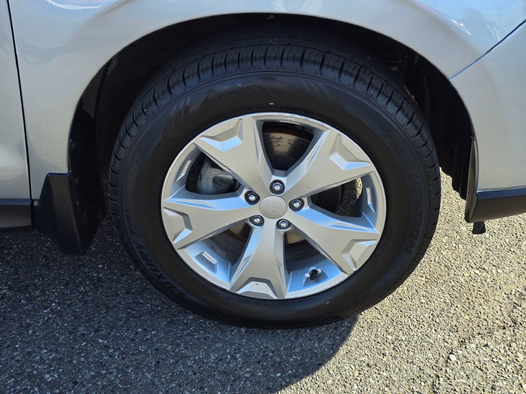 Used 2014 Subaru Forester 2.5i Touring AWD/4WD image 9