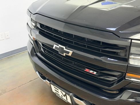 Used 2018 Chevrolet Silverado 1500 LT w/ All Star Edition AWD/4WD image 14