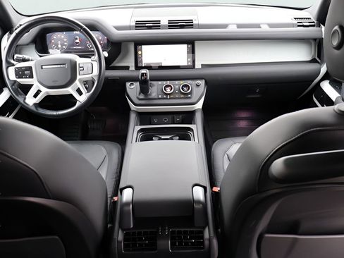 Used 2022 Land Rover Defender 110 X-Dynamic SE image 14
