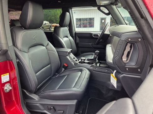 New 2026 Ford Bronco Outer Banks w/ Black Appearance Package AWD/4WD image 16